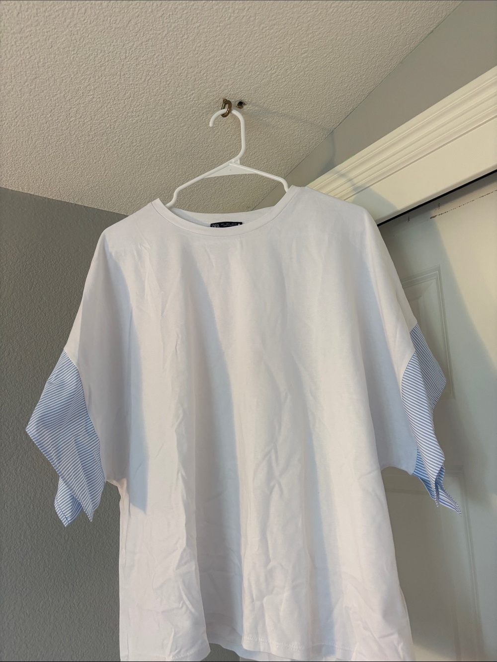 Zara White Short Sleeve Tee with Light Blue Stripe Sleeve Panels